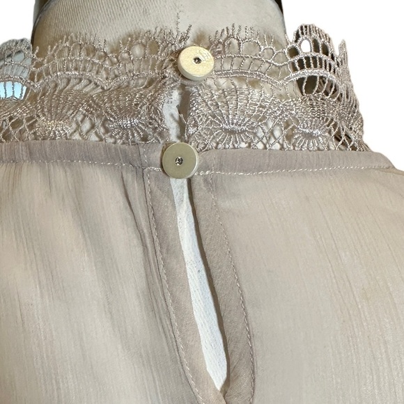 Sheer blouse, lace detail, laser cut, bell sleeve - Picture 5 of 6